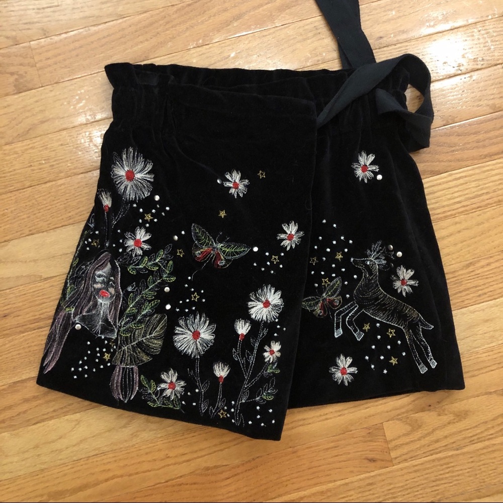 Zara Embroidered Short / Skirt / Skort